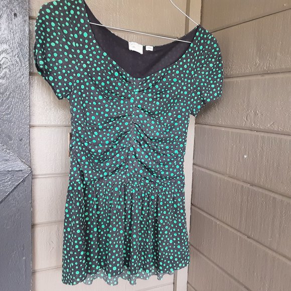 Anthropologie ruched green polka dot top Size XS - Picture 1 of 3